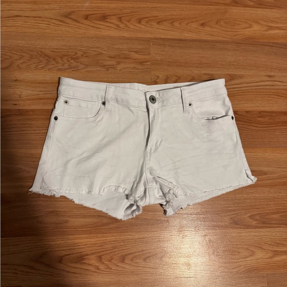 STS white shorts-Stitch Fix - Picture 3 of 5